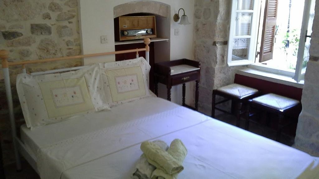 Apartamento Aeginitiko Archontiko Aegina Exterior foto
