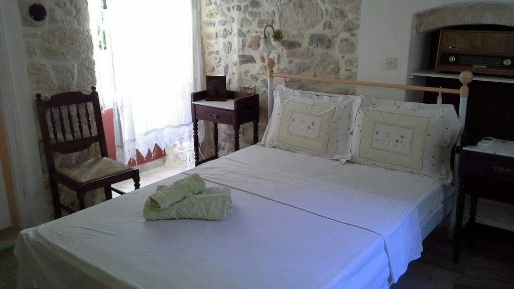 Apartamento Aeginitiko Archontiko Aegina Exterior foto